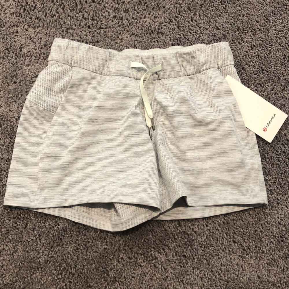 Lululemon On the Fly MR short
